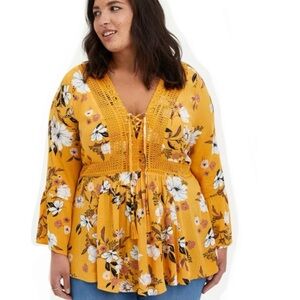 🌺TORRID Babydoll Gauze Crochet Top🌺